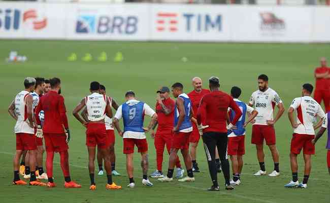 Matheus Cunha, Wesley, Fabrício Bruno, Léo Pereira, Ayrton Lucas