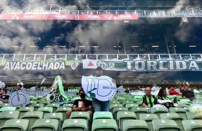 No dia do anivers�rio de 110 anos do Am�rica, torcedor compareceu ao Independ�ncia para acompanhar o jogo contra o Athletico-PR pela quarta rodada do Campeonato Brasileiro