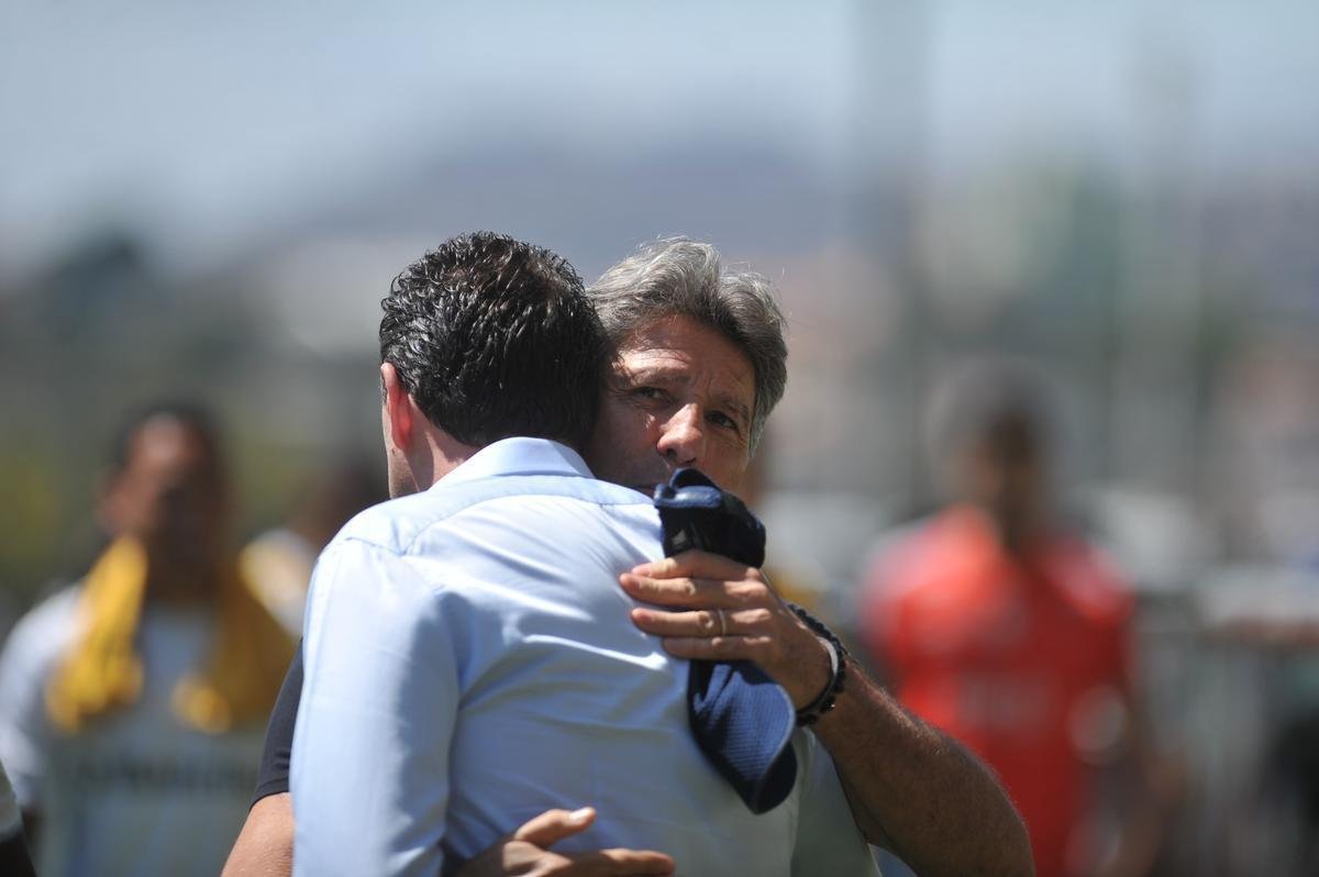 Lances da partida entre Cruzeiro e Grmio, no Independncia, pela 18 rodada do Campeonato Brasileiro
