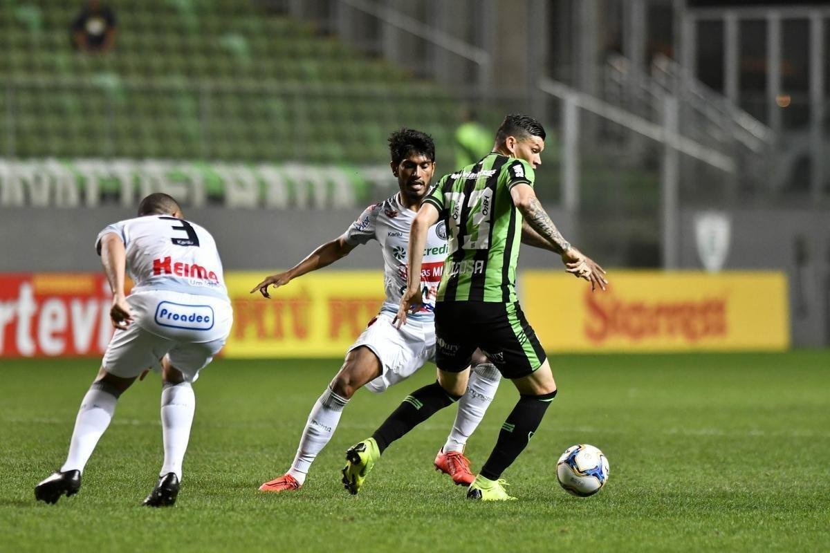 Fotos do jogo entre Amrica x Operrio