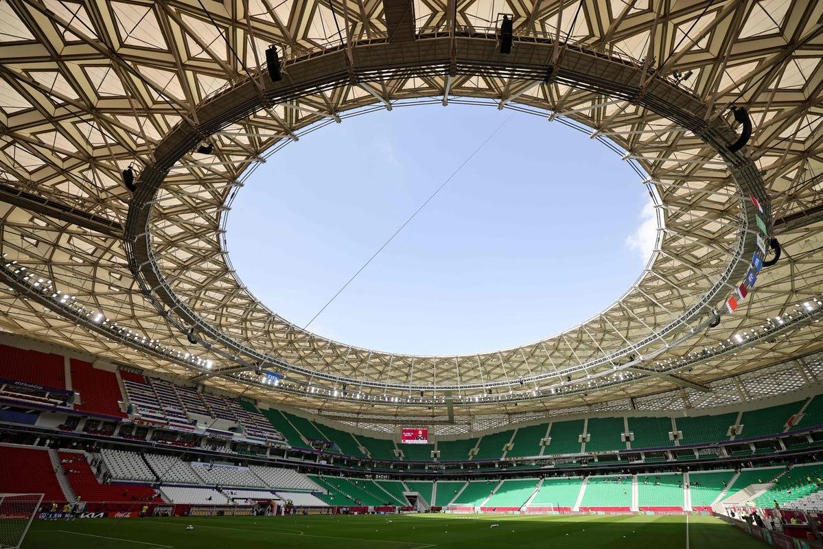 Estdio Al Thumama: arena da Copa tem capacidade para 40 mil torcedores e fica em Doha, capital do Catar. Foi projetado por pessoas nascidas no pas e reflete tradio familiar catari
