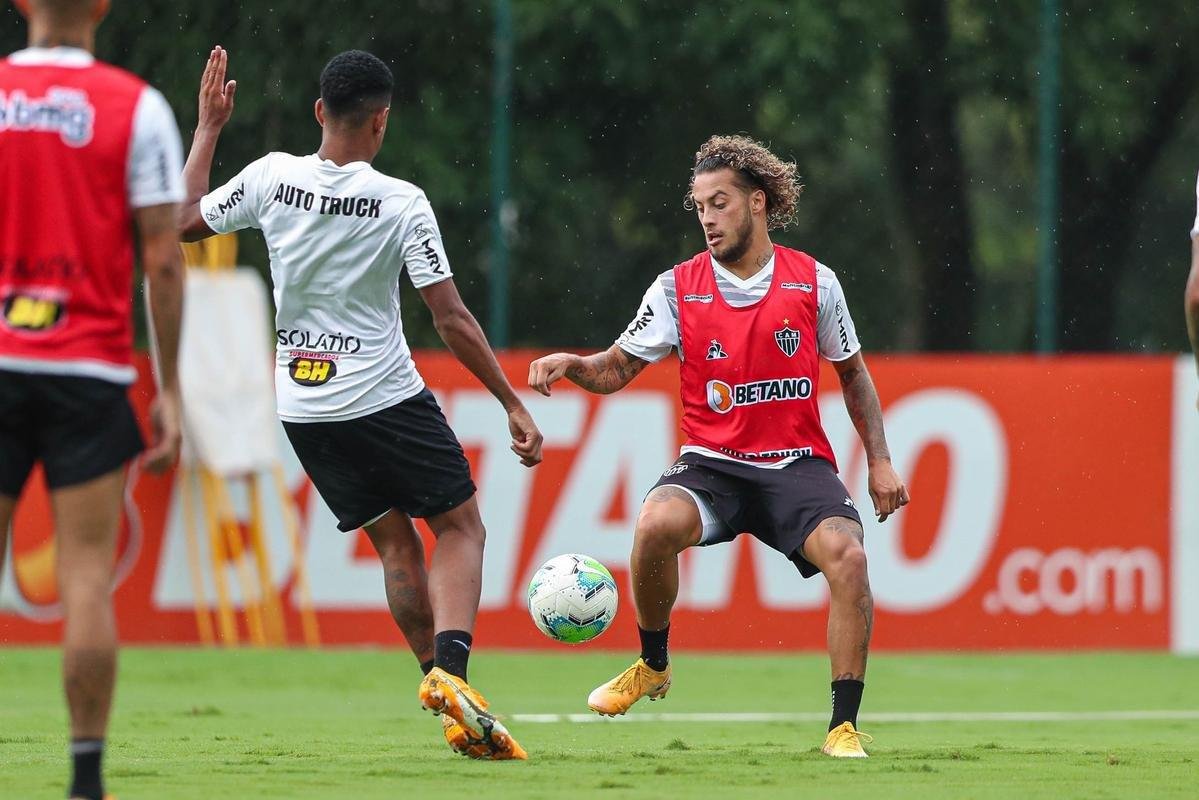 Fotos do primeiro treino de Hulk no Atlitco