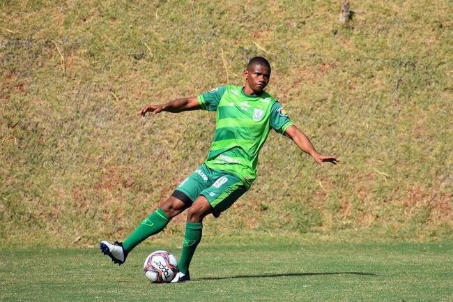 O volante Juninho testou positivo para COVID-19 pela segunda vez no dia 27 de fevereiro