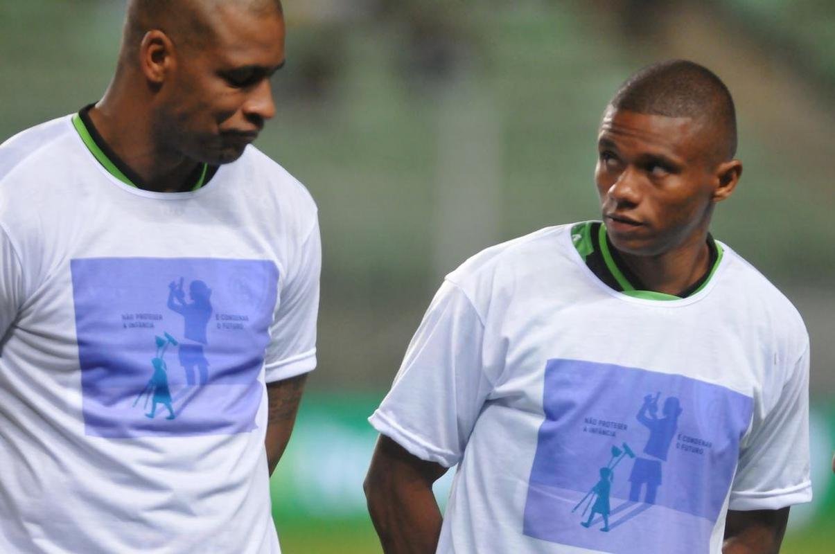 Fotos do jogo entre Amrica e Cear, no Estdio Independncia, em Belo Horizonte, pela 10 rodada da Srie A do Brasileiro