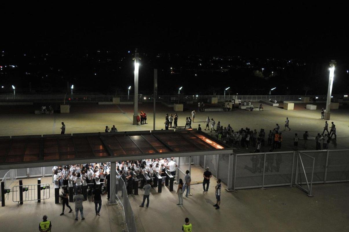 Fotos da torcida do Atltico no pr-jogo contra o Palmeiras no Mineiro