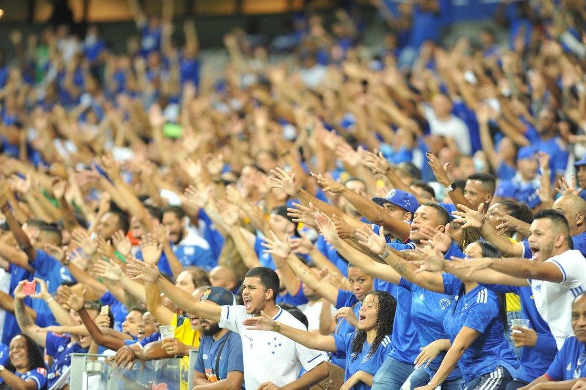 Fotos da torcida do Cruzeiro na partida de ida da semifinal do Mineiro, contra o Athletic, no Mineiro