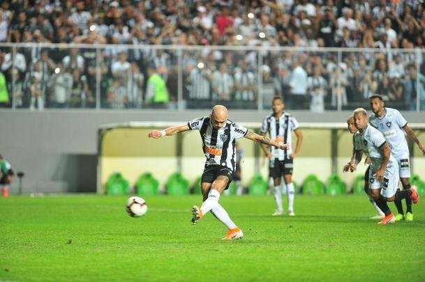 Galo deslanchou no segundo tempo com gols de Fbio Santos, de pnalti, e Vinicius