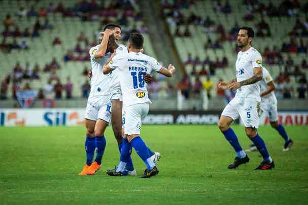 Fotos do jogo entre Fortaleza e Cruzeiro, na Arena Castelo, pela nona rodada do Brasileiro