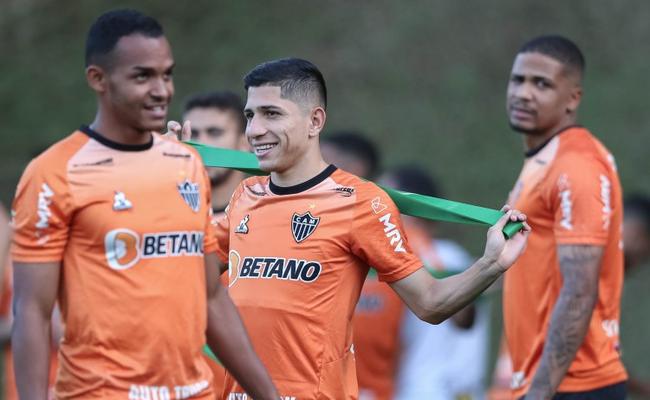 Savarino é novidade no Atlético para jogo desta quinta