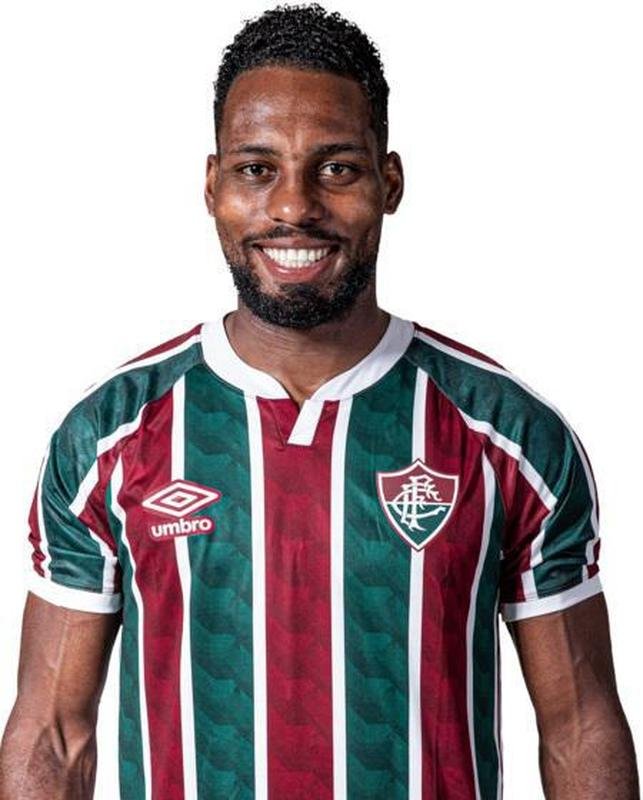 Luccas Claro - zagueiro