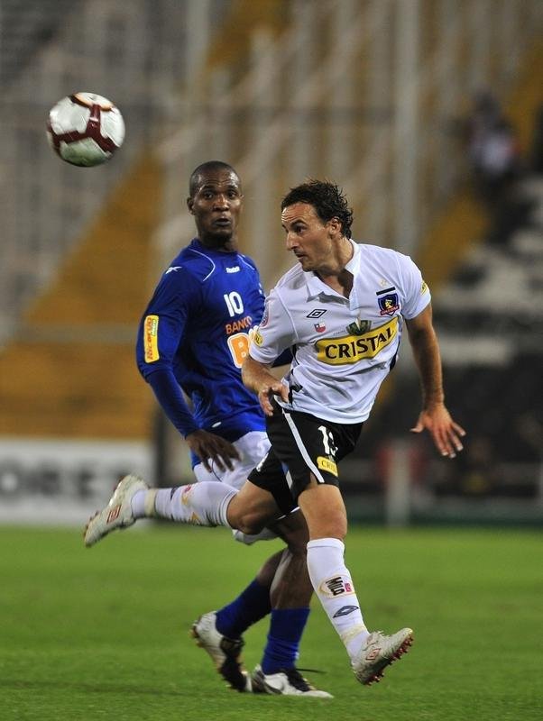 Gilberto, o maestro, comeou a carreira como lateral-esquerdo. E foi nessa posio que passou pelo Cruzeiro em 1998 e 1999. No entanto, devido  alta qualidade tcnica, o jogador migrou para o meio-campo e vestiu a 10 do Cruzeiro entre 2009 e 2011.