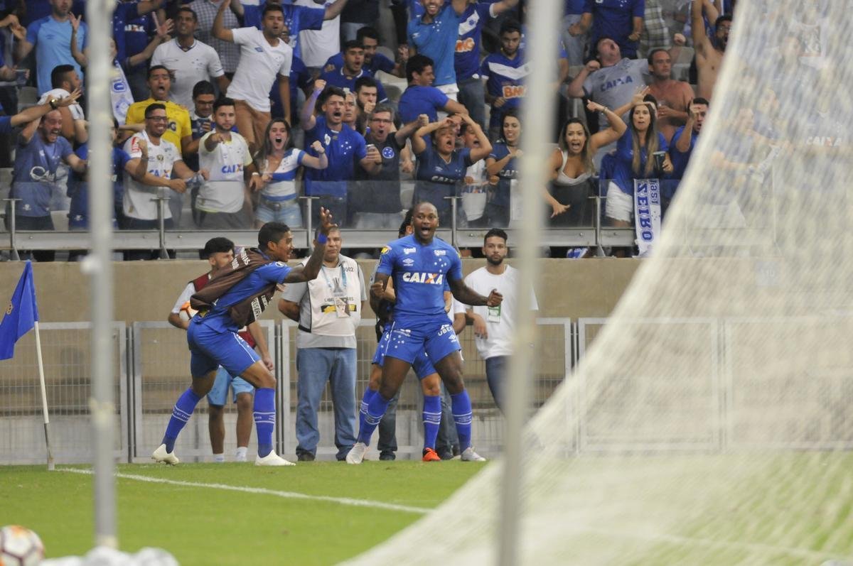 Sass entrou no segundo tempo e marcou o gol do Cruzeiro: 1 a 0