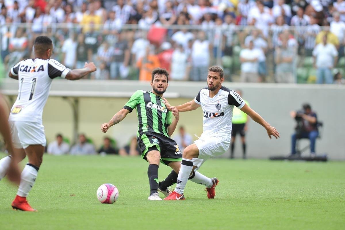 Imagens do primeiro tempo do clssico entre Amrica e Atltico, no Independncia