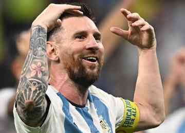 Craque comemorou milésima partida da carreira com gol e classificação da Argentina às quartas de final da Copa do Mundo do Catar 