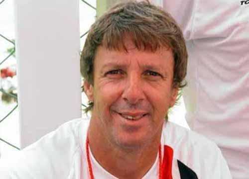 Lateral-esquerdo Airton Ravagniani (Flamengo: 1986-1987 / Cruzeiro: 1981)