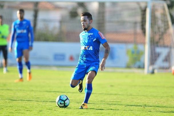 Imagens do treino do Cruzeiro desta quinta-feira, na Toca da Raposa II (Alexandre Guzanshe/EM D.A Press)