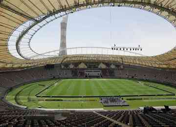 Khalifa International Stadium tem capacidade para mais de 45 mil pessoas