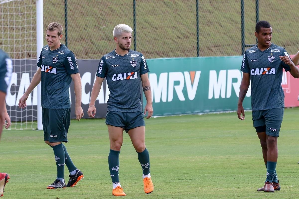 Jogadores e comisso tcnica do Atltico utilizaram novo uniforme pela primeira vez