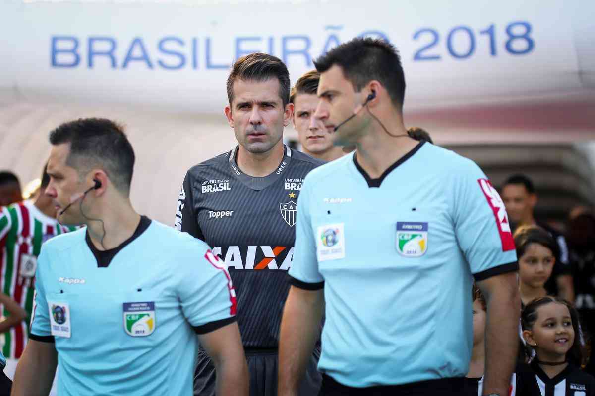 Fluminense e Atltico entraram em campo no Engenho para o duelo vlido pelo Brasileiro
