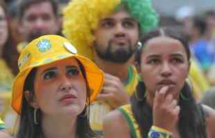 No Mineiro, torcedores assistem ao jogo entre Brasil x Srvia pela Copa do Mundo do Catar