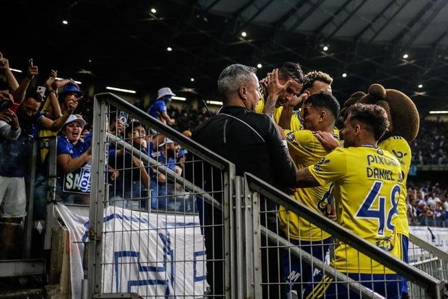 As melhores fotos do jogo entre Cruzeiro e Operrio-PR, no Mineiro, em Belo Horizonte, pela 29 rodada da Srie B do Brasileiro