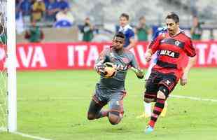 Cruzeiro e Flamengo em ao no primeiro jogo das oitavas de final da Copa do Brasil