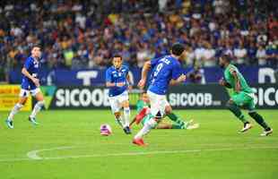 Rafinha entrou na etapa final, 'voou em campo' e marcou os dois gols que fecharam a vitria