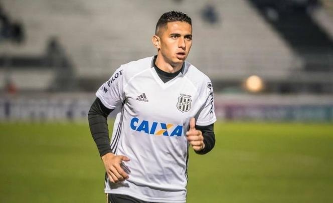 Danilo Barcelos - contratado depois de se destacar pelo Amrica, Danilo Barcelos teve atuaes de destaque e foi elogiado pelo tcnico Roger Machado no incio de sua passagem pela Cidade do Galo. Na sequncia, foi perdendo espao at ser emprestado para a Ponte Preta. Em Campinas, foi um dos mais regulares e quase conseguiu salvar a Macaca do rebaixamento. Volta de emprstimo a pedido de Oswaldo de Oliveira.