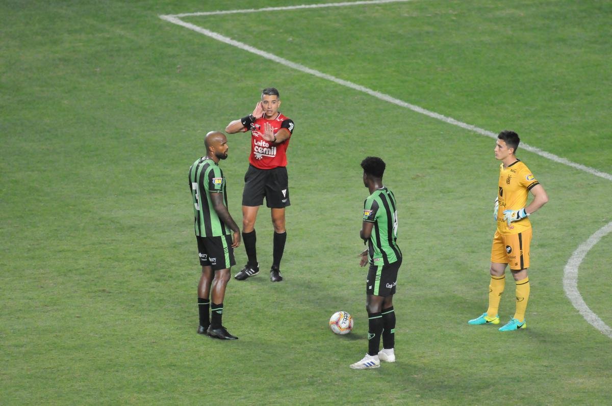 Fotos do clssico entre Amrica e Atltico, no Independncia, em duelo de volta da semifinal do Campeonato Mineiro