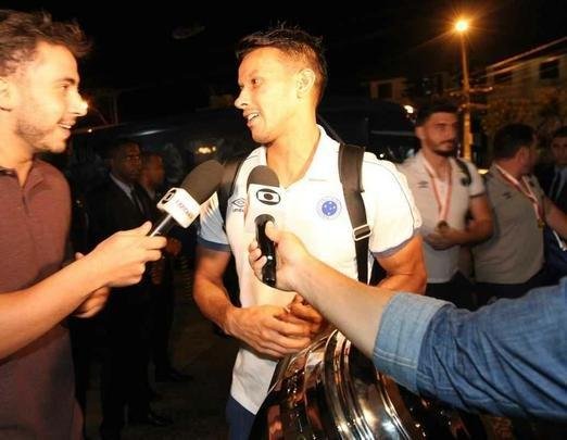 Jogadores do Cruzeiro se reuniram em churrascaria de Belo Horizonte para comemorar o título do Campeonato Mineiro