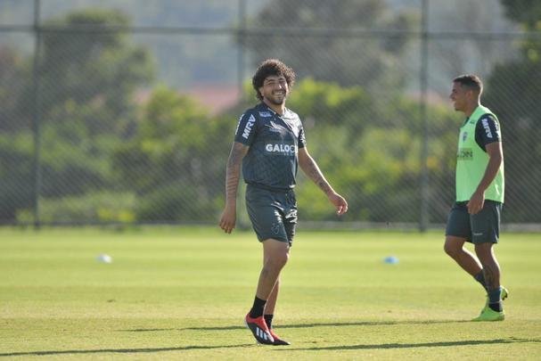 Veja fotos do treino do Atltico