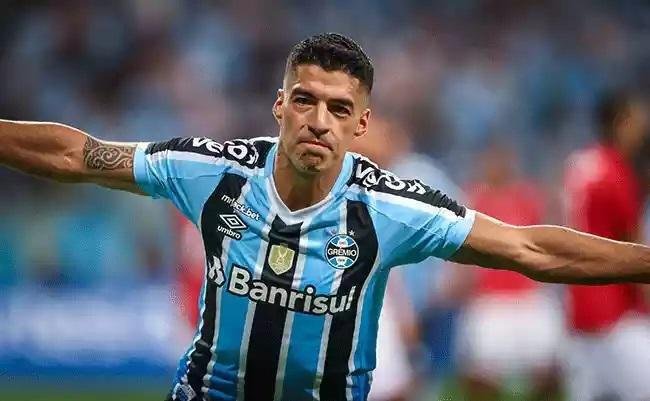 Luis Surez (Grmio): Uruguai - 2010, 2014, 2018 e 2022)