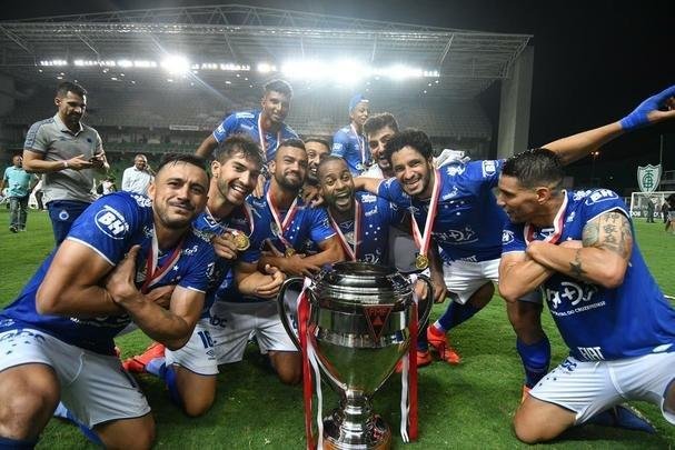 Festa dos jogadores do Cruzeiro com o ttulo mineiro