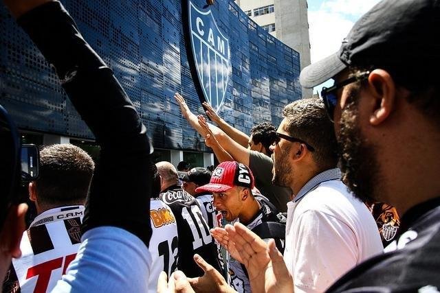 Com festa dos torcedores, Conselho Deliberativo do Atltico aprovou construo do estdio