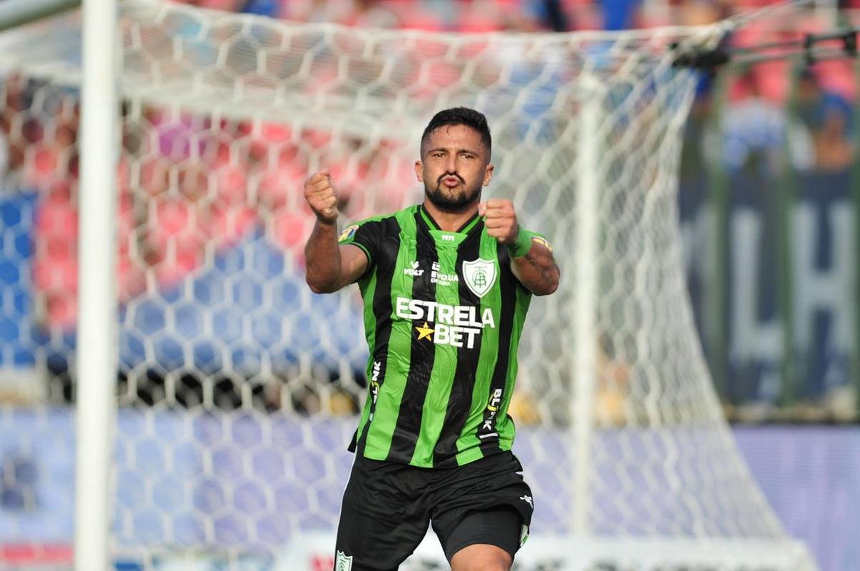 Cruzeiro e Amrica se enfrentaram na Arena do Jacar, em Sete Lagoas, pelo jogo de ida da semifinal do Campeonato Mineiro