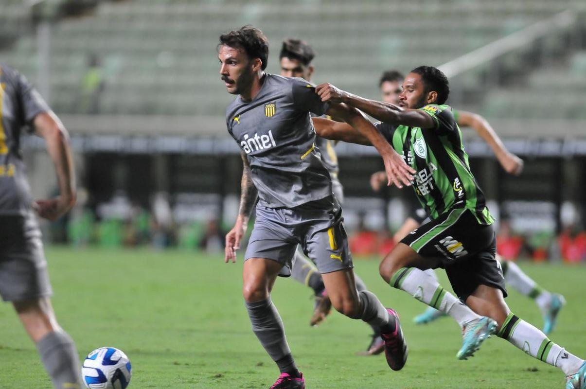 Fotos de Amrica x Pearol pela Sul-Americana, no Independncia