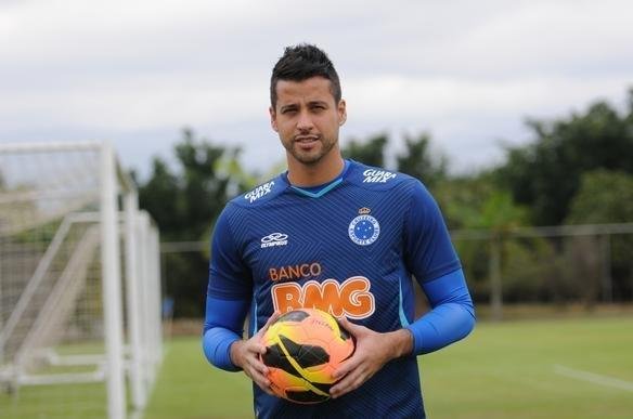 Com 499 jogos, Fbio est perto de alcanar marca de Raul, que disputou 549 partidas