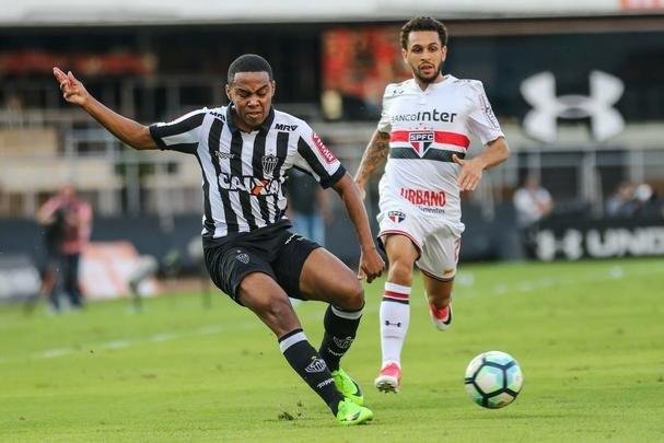 Lance de São Paulo x Atlético, jogo disputado no Morumbi pelo Campeonato Brasileiro