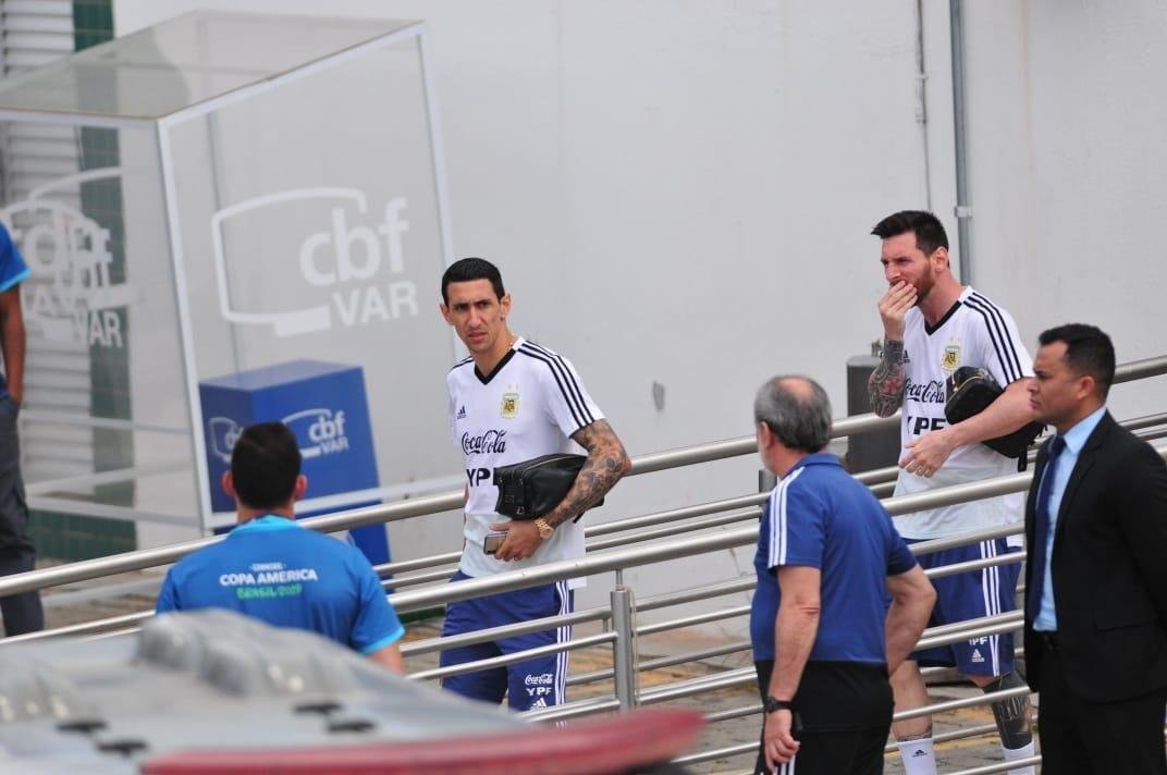 Jogadores deixam Independência após treino