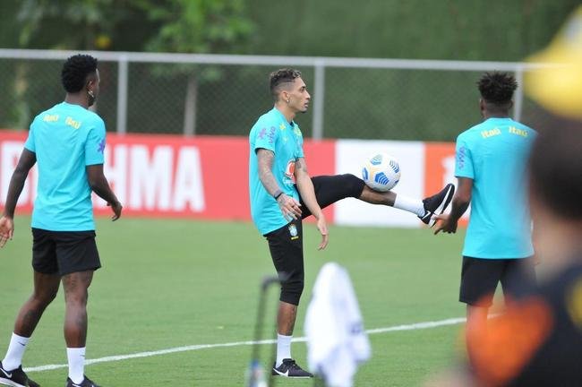 Sele��o Brasileira realizou treinamento na tarde deste s�bado (29/1) na Toca da Raposa II