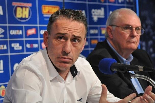 Portugus Paulo Bento foi apresentado nesta segunda-feira como novo treinador do Cruzeiro