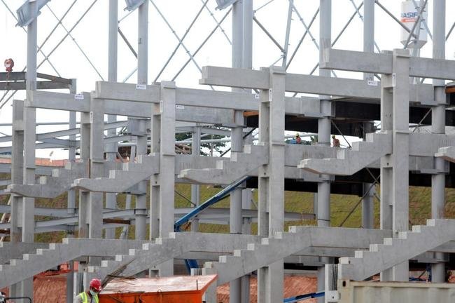 Arena MRV completa um ano de obras neste 20 de abril de 2021. Veja como est� o andamento da constru��o do est�dio do Atl�tico, que tem previs�o de ficar pronto em outubro de 2022. Ser�o 46 mil lugares, 2.333 vagas de estacionamento, 40 bares e 80 camarotes. O empreendimento fica no bairro Calif�rnia, em Belo Horizonte. (Fotos de Gladyston Rodrigues/EM/D. A Press)