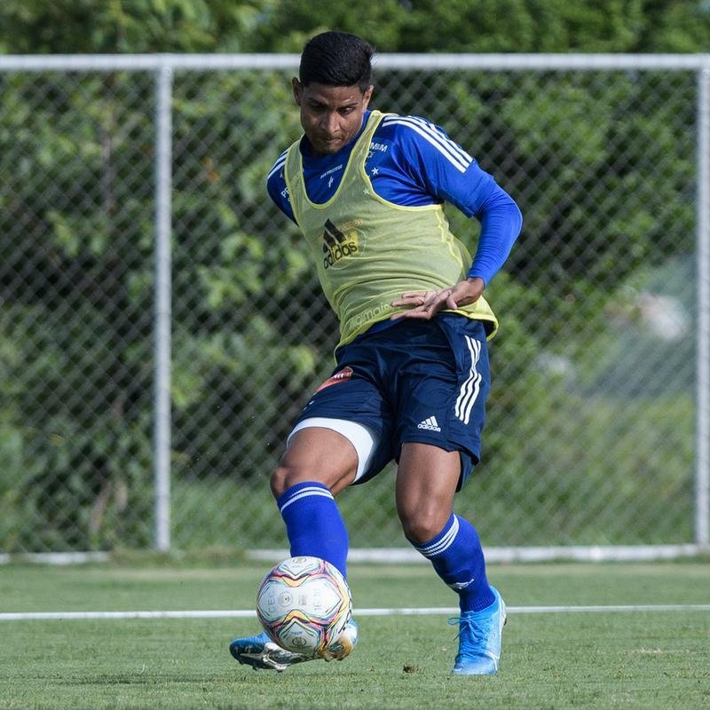 Fotos do treino do Cruzeiro desta quinta-feira, 19/11, na Toca da Raposa II