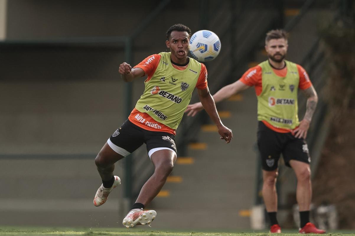 Aps a eliminao na Libertadores diante do Palmeiras, jogadores do Atltico se reapresentaram na Cidade do Galo e realizaram treinamento visando o duelo contra o Internacional, pelo Campeonato Brasileiro