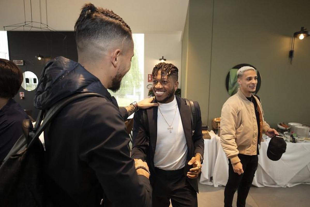 Nesta segunda-feira, os atletas que defendem clubes europeus comearam a se apresentar em Turim. Com isso, a Seleo Brasileira aguarda apenas a chegada de Marquinhos e Neymar 