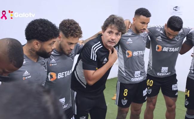 Cristiano Nunes deu mais um discurso inflamado nos bastidores de Santos x Atlético