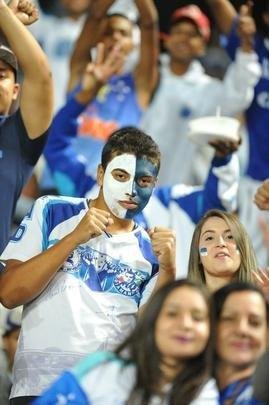 Chegada das torcidas de Cruzeiro e Grmio ao Mineiro para a semifinal da Copa do Brasil