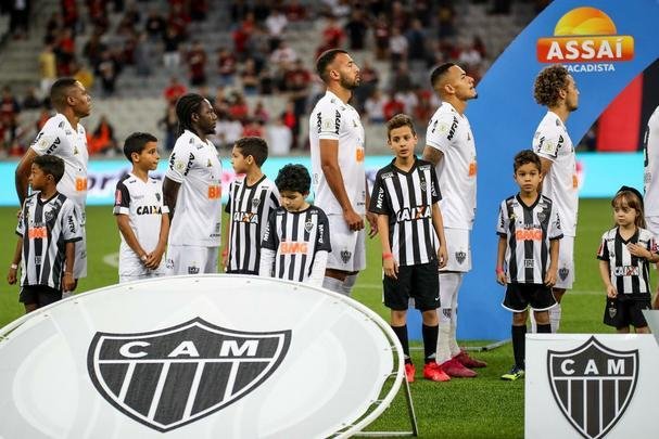 Galo perdeu muitas chances e acabou derrotado pelo xar paranaense