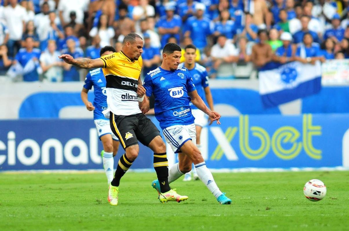 Fotos do jogo entre Cruzeiro e Cricima, neste domingo (4), no Mineiro, pela 28 rodada da Srie B