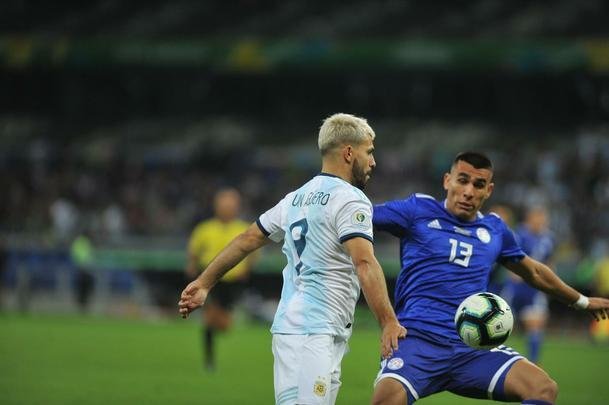 Fotos do duelo entre Argentina e Paraguai, no Mineiro, pela Copa Amrica